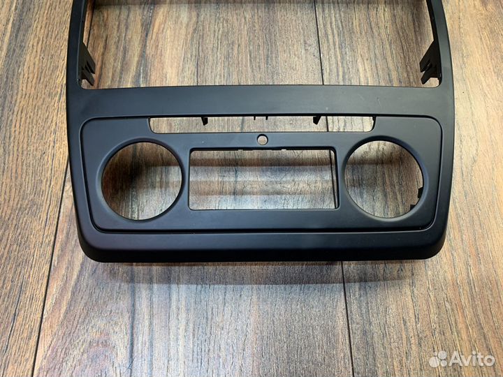 Skoda Yeti Накладка декоративная