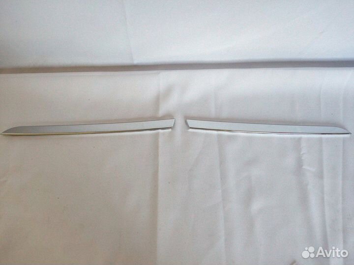 623837506R Молдинг решетки правый Renault Logan