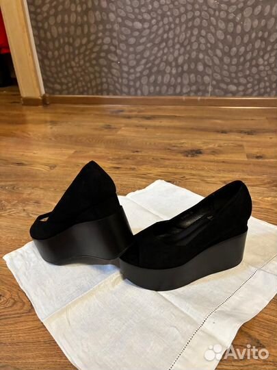 Продам босоножки