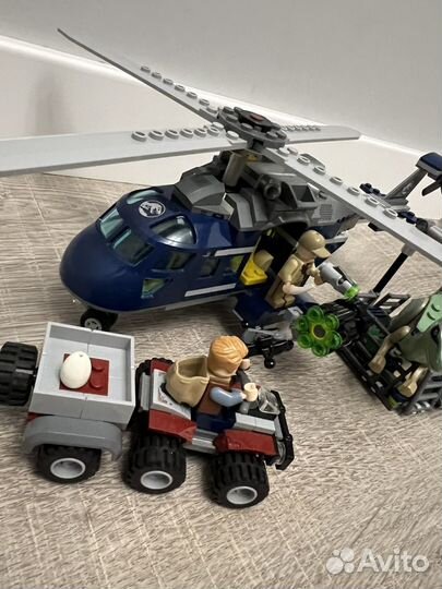 Lego Jurassic World 75928 Погоня за Блю