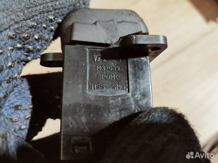 Кнопка обогрева сидений Honda Civic Viii 5D 2009