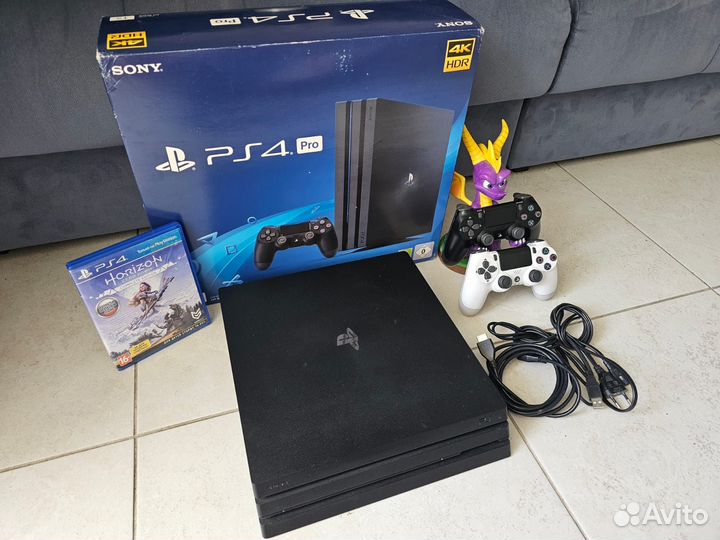 Sony PlayStation 4 Pro 1tb/ 2 геймпада