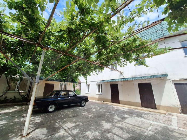 Дом 470 м² на участке 12 сот.