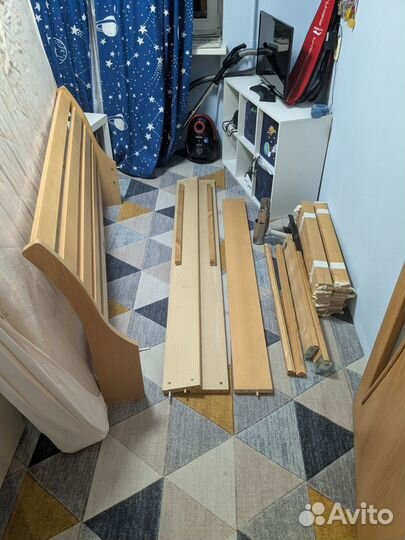 Деревянная кровать IKEA