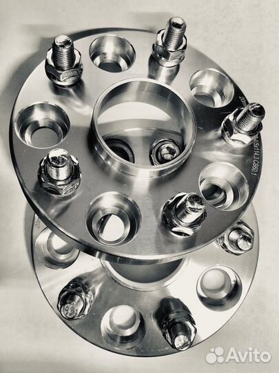 Колесные проставки на Форд фокус 40мм