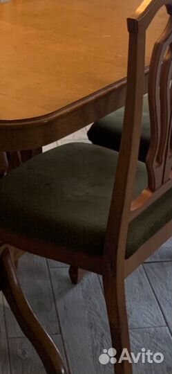 Стол обеденный со стульями