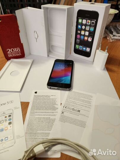 Телефон iPhone 5s