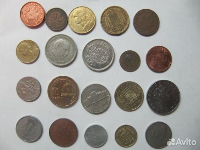 20 штук иностранных монет