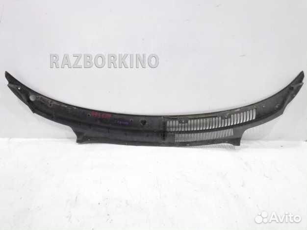 Водосток лобового стекла (жабо)