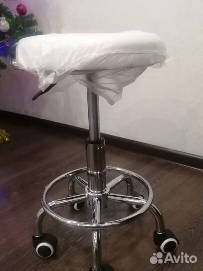 Стул мастера. Цвет белый