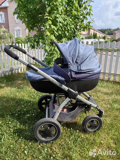 Bebeconfort автолюлька и шасси Maxi Cosi