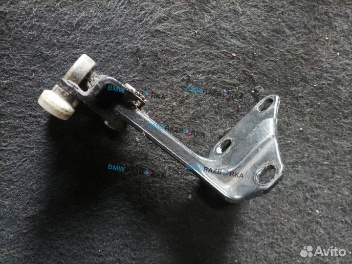 Ролик двери сдвижной левой Mercedes-Benz Sprinter