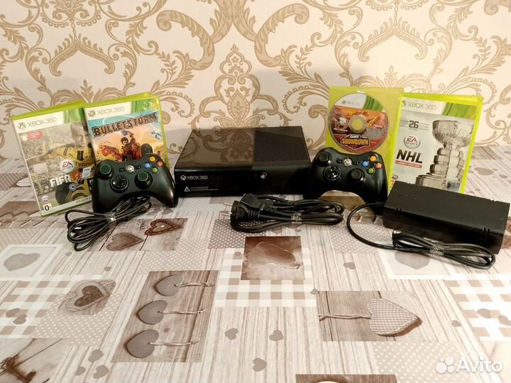 Xbox 360e, 500 гб, 19 игр, топ комплект