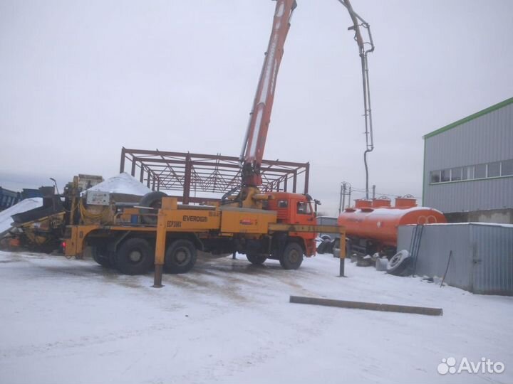 Оператор-водитель автобетононасоса