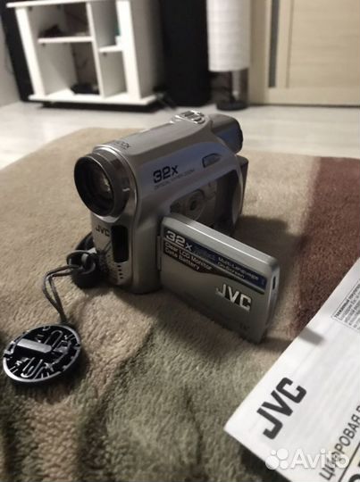 Видеокамера JVC GR-D350E