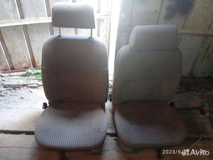 Передние сиденья