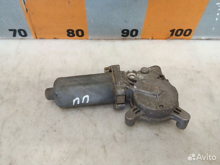 Моторчик стеклоочистителя передний передний правый