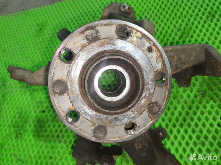 Кулак поворотный передний Volkswagen Golf