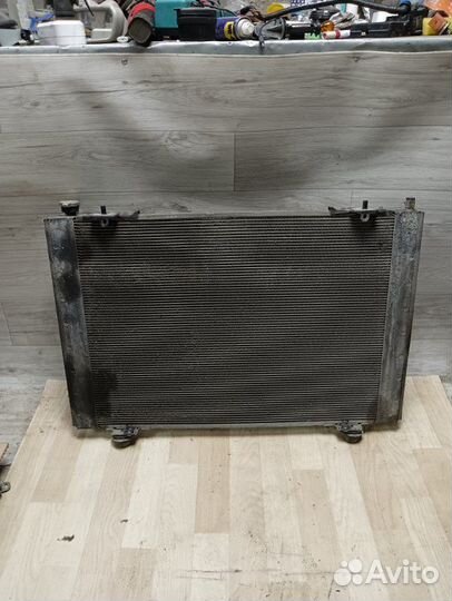 Радиатор охлаждения двигателя Toyota Alphard