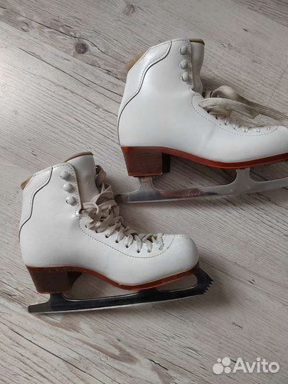 Профессиональные фигурные Коньки 36 размер