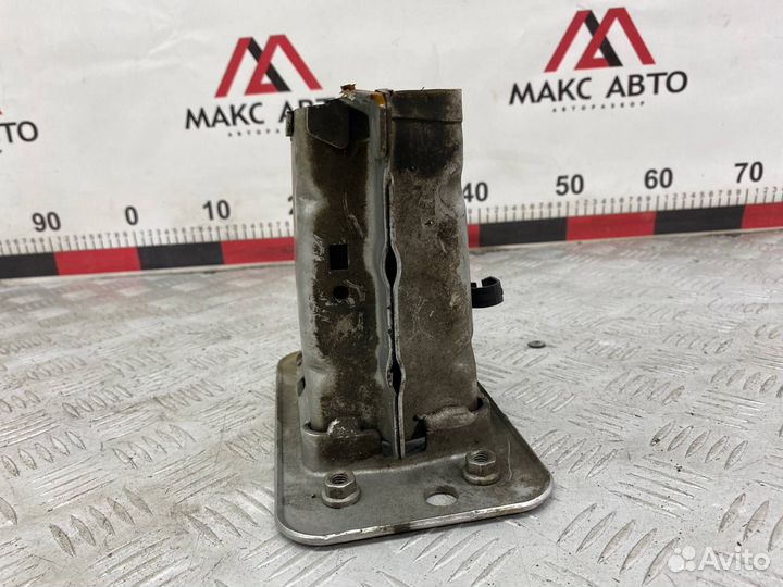 Б/У крепление усилителя бампера (лонжерон