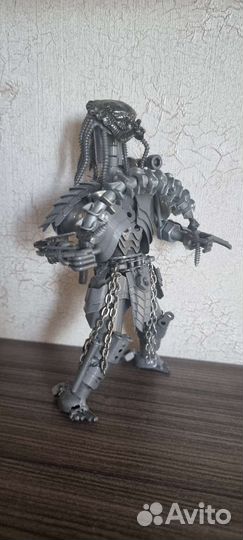 Хищник фигурка