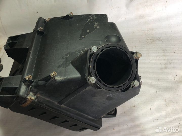 Корпус воздушного фильтра VAG 058 133 837 E