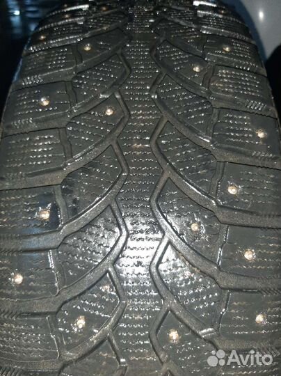 Bridgestone Blizzak Ice 215/65 R16