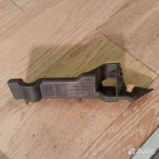 Крепление бампера переднее левое Audi A5 8T