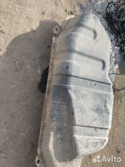 Топливный бак Toyota Yaris