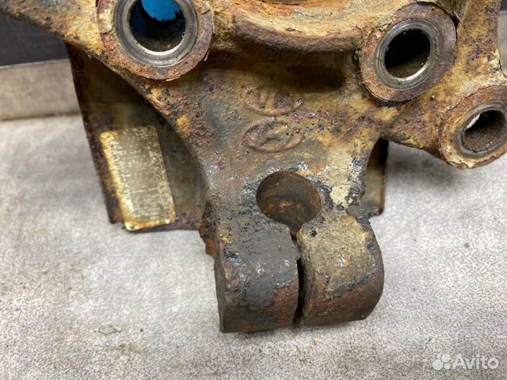 Кулак поворотный передний левый Hyundai I30 хэтч