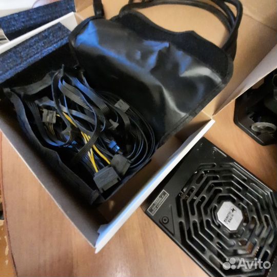 Блок питания для пк 1200w Leadex Superflower