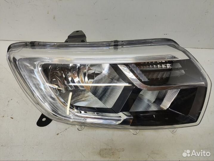 Фара правая Renault Logan 2 2018