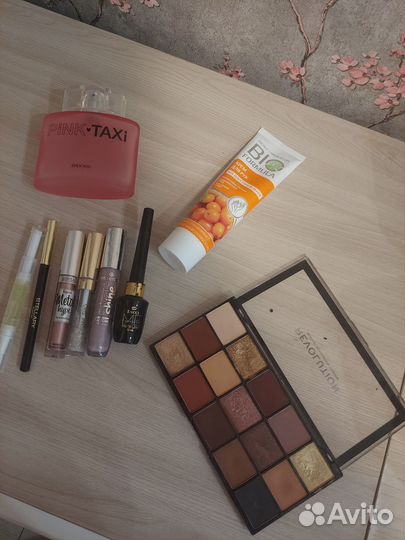 Набор косметики пакетом