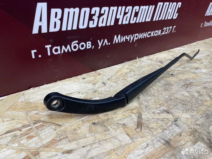 Поводок дворника передний левый LADA X-Ray