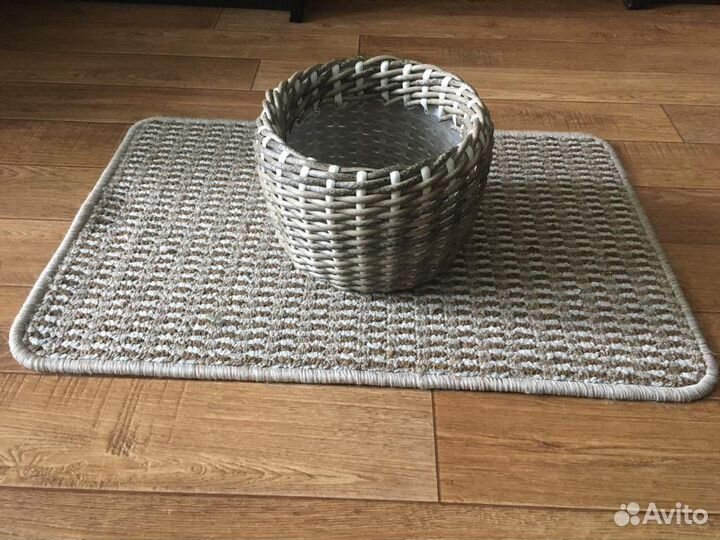 Кашпо с ковриком. Ручная работа