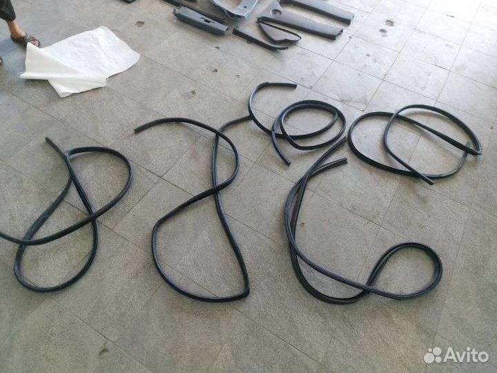 Уплотнитель двери Lifan X60 2016