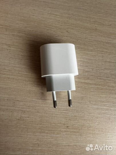 Адаптер для зарядки iPhone