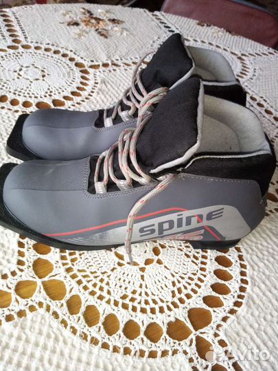 Лыжные ботинки