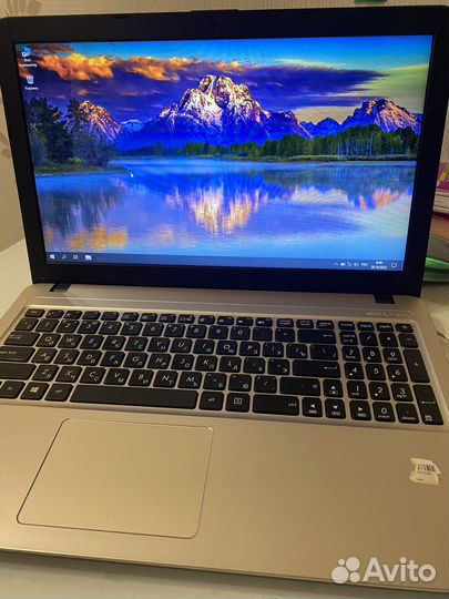 Продаю игровой ноутбук asus