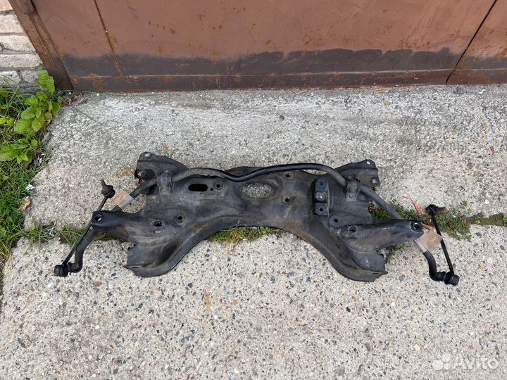 Подрамник под двс 4WD Honda Fit 2001-2007