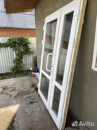 Дверь пластиковая входная