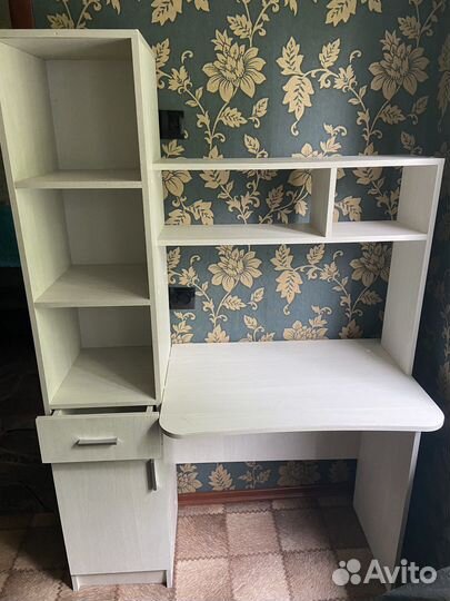 Рабочий стол для школьника