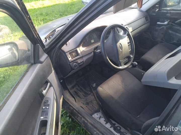 LADA priora хэтчбек разбор