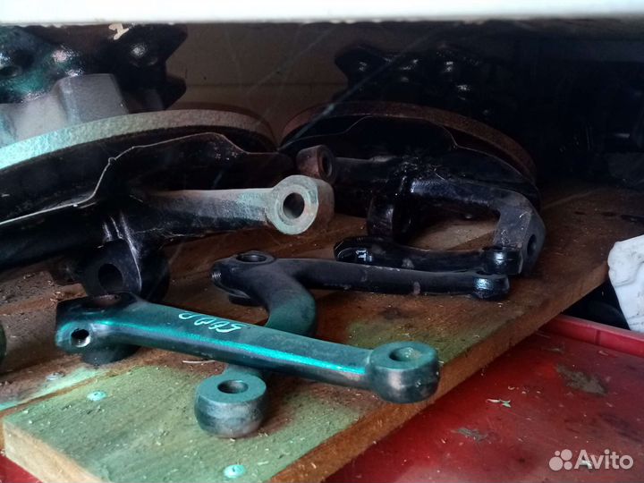 Поворотный кулак Фольксваген LT 1995 г.в