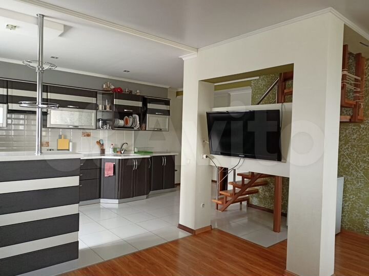 3-к. квартира, 137 м², 10/11 эт.