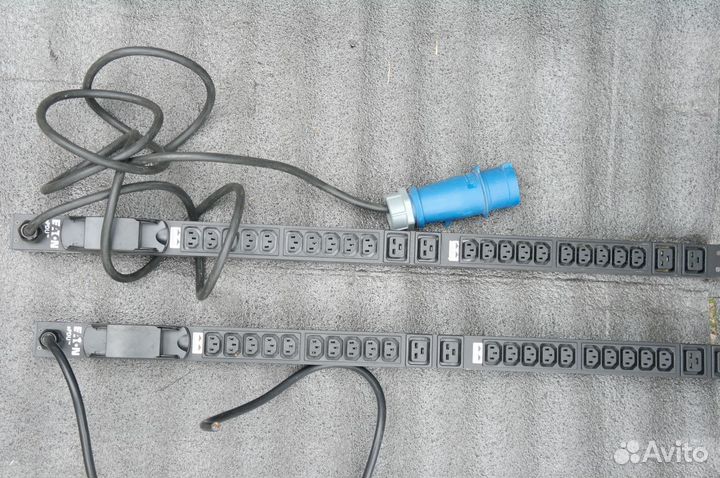 Блок розеток Eaton 24 розетки с автоматом