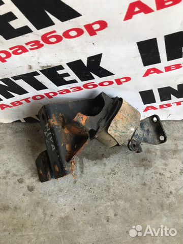 Опора двигателя передняя левая Chevrolet Niva 1.7