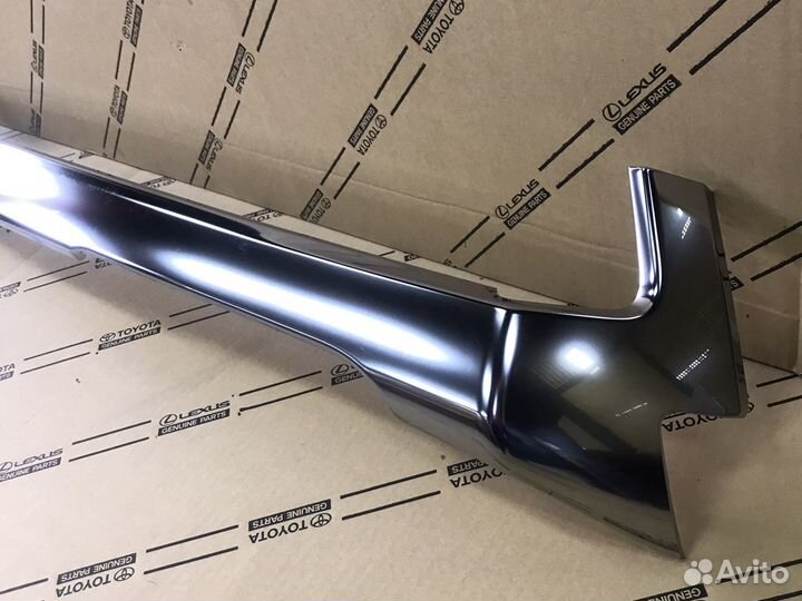 Молдинг решетки радиатора нижний lexus Lx570/450