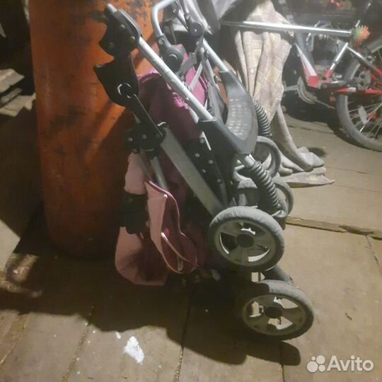 Прогулочная коляска